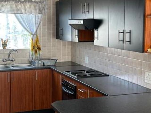 2 Bedroom Townhouse in Vanderbijlpark SE2