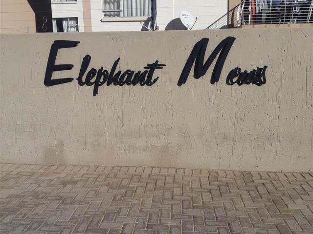 2 Bedroom Townhouse in Vanderbijlpark SE4