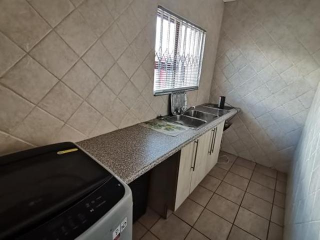 2 Bedroom Townhouse in Vanderbijlpark SE8
