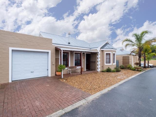 2 Bedroom Townhouse in Vredenburg