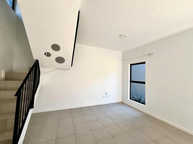 2 Bedroom Townhouse in Waterfall