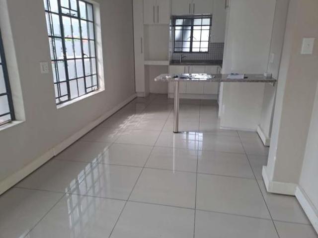 2 Bedroom Townhouse in Waterkloof Glen