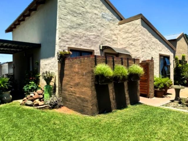 2 Bedroom Townhouse in Waterval East