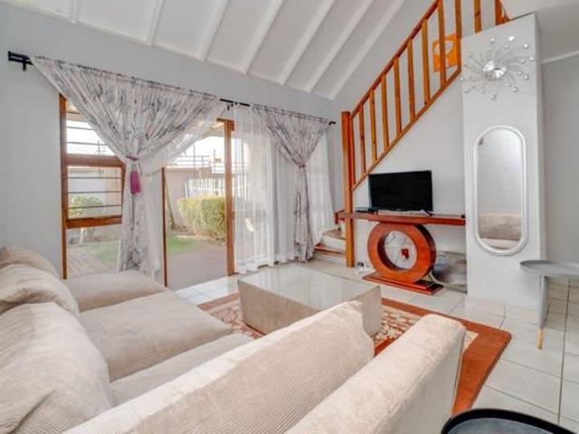 2 Bedroom Townhouse in Weltevreden Park