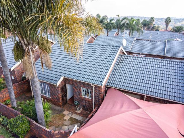 2 Bedroom Townhouse in Weltevreden Park