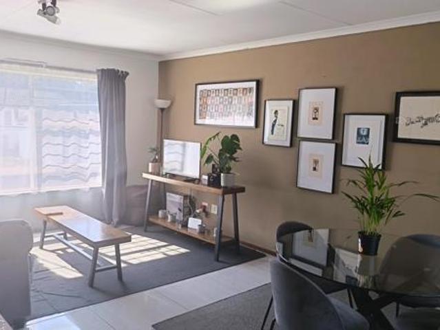 2 Bedroom Townhouse in Weltevreden Park