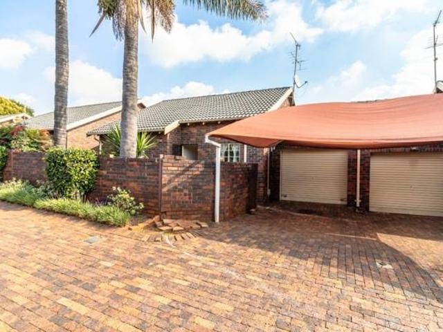 2 Bedroom Townhouse in Weltevreden Park