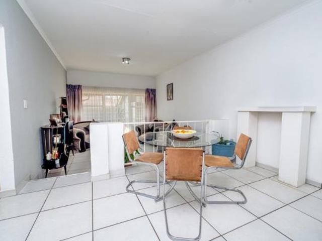 2 Bedroom Townhouse in Weltevreden Park