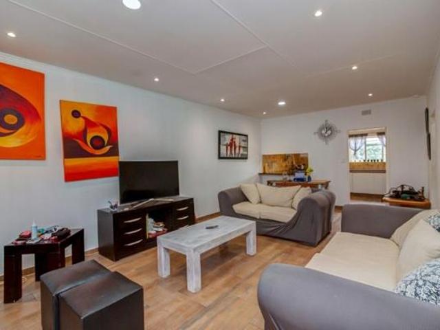 2 Bedroom Townhouse in Weltevreden Park
