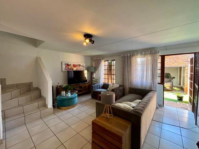 2 Bedroom Townhouse in Weltevreden Park