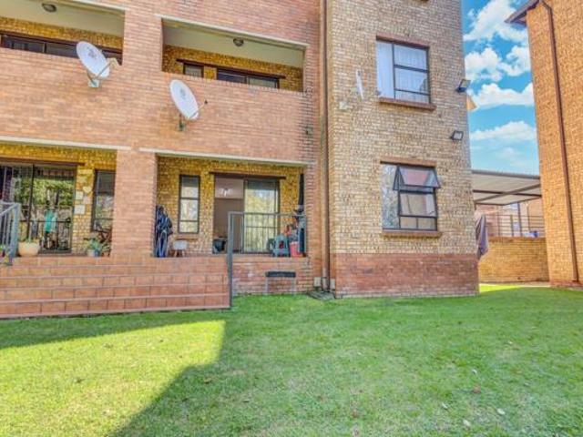 2 Bedroom Townhouse in Weltevreden Park