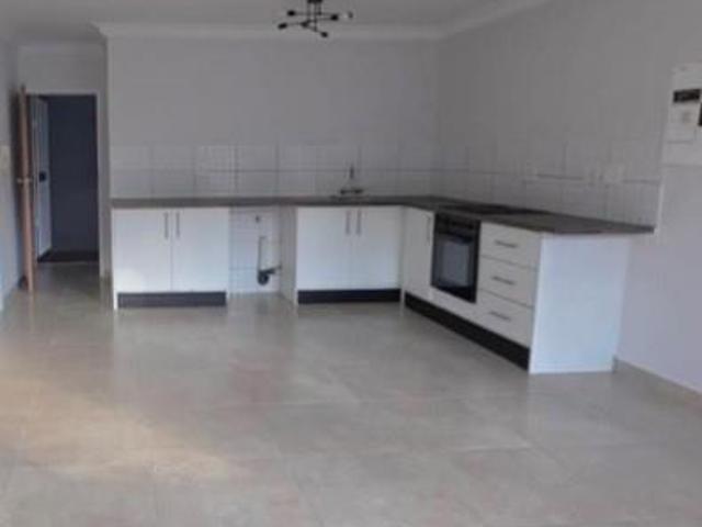 2 Bedroom Townhouse in Weltevreden Park