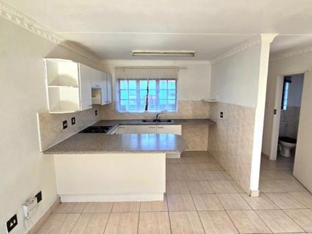 2 Bedroom Townhouse in Weltevreden Park
