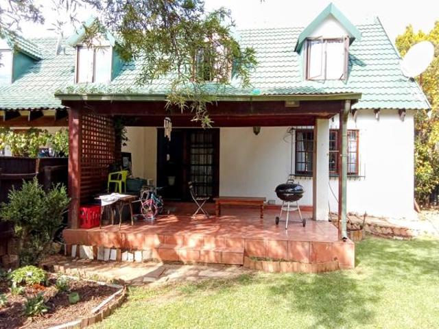 2 Bedroom Townhouse in Weltevreden Park