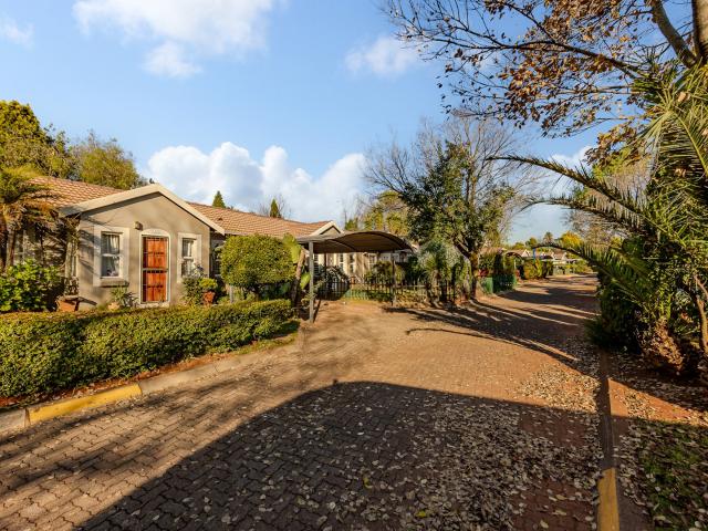 2 Bedroom Townhouse in Weltevreden Park