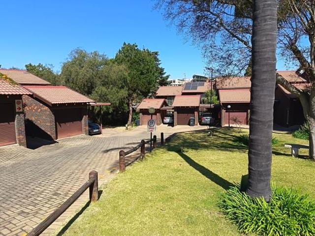 2 Bedroom Townhouse in Weltevreden Park