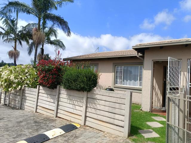 2 Bedroom Townhouse in Weltevreden Park