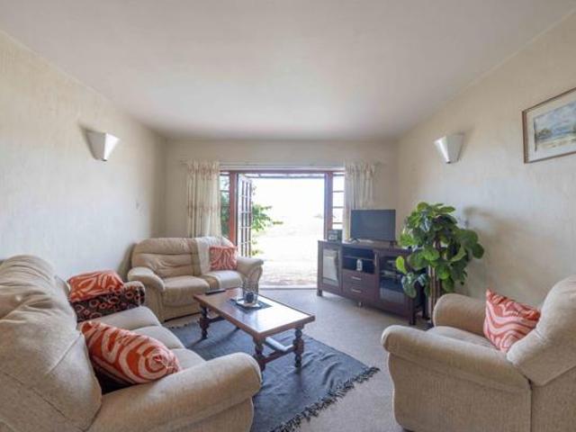 2 Bedroom Townhouse in West Beach