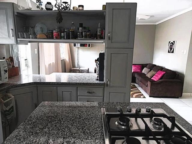2 Bedroom Townhouse in White River Central