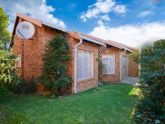 2 Bedroom Townhouse in Wilgeheuwel