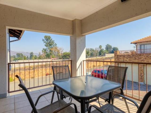2 Bedroom Townhouse in Wilgeheuwel