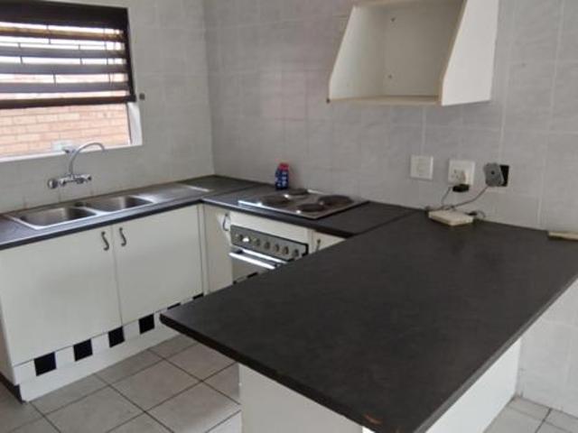 2 Bedroom Townhouse in Wilgeheuwel
