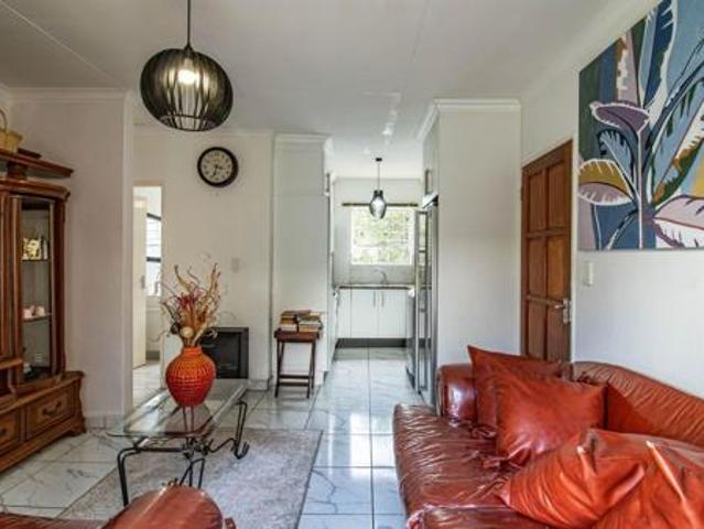 2 Bedroom Townhouse in Wilgeheuwel