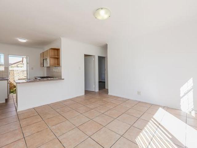 2 Bedroom Townhouse in Wilgeheuwel