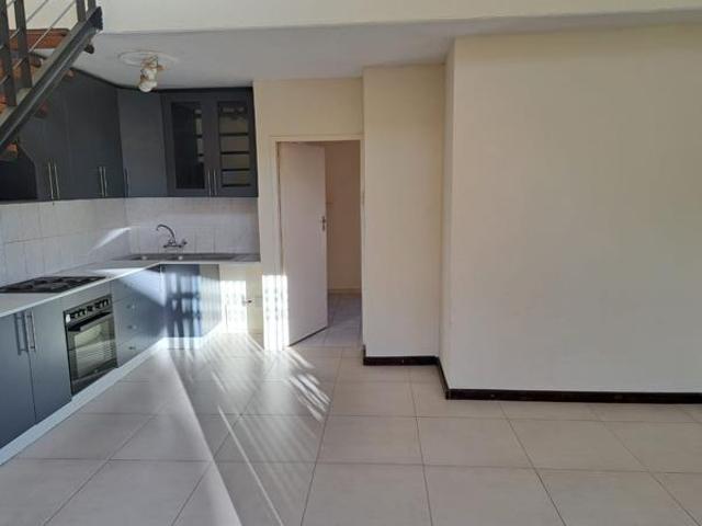 2 Bedroom Townhouse in Wilgeheuwel