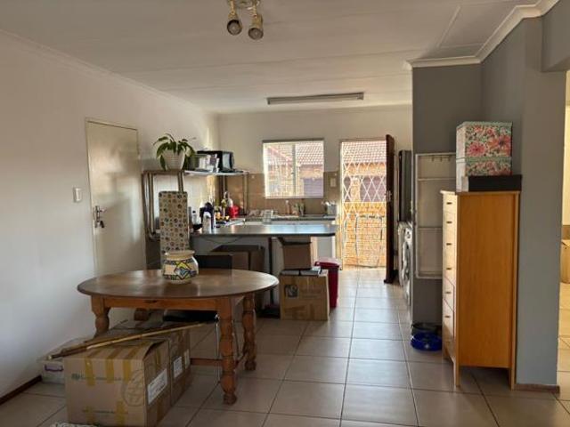 2 Bedroom Townhouse in Wilgeheuwel
