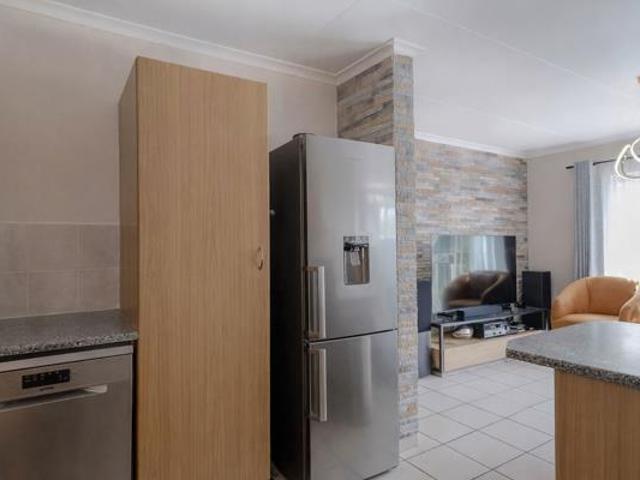 2 Bedroom Townhouse in Wilgeheuwel
