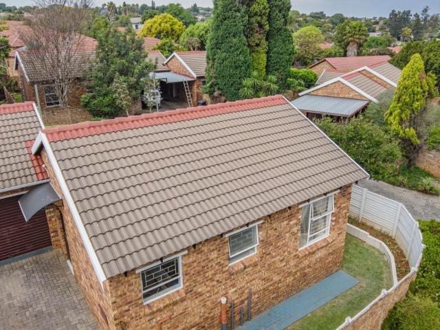 2 Bedroom Townhouse in Wilgeheuwel