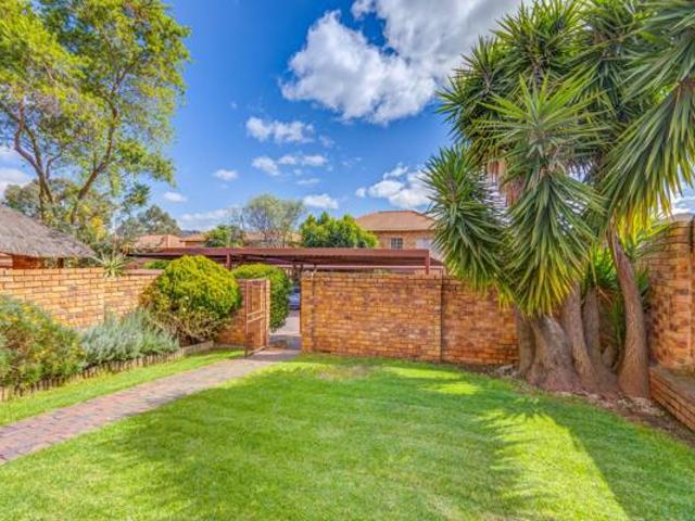 2 Bedroom Townhouse in Wilgeheuwel