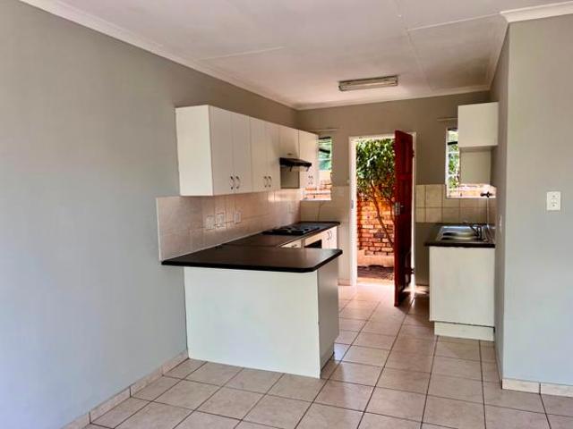 2 Bedroom Townhouse in Wilgeheuwel