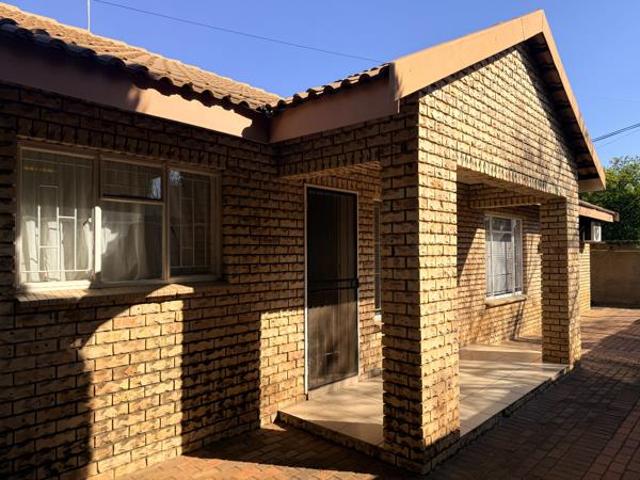 2 Bedroom Townhouse in Wilkoppies