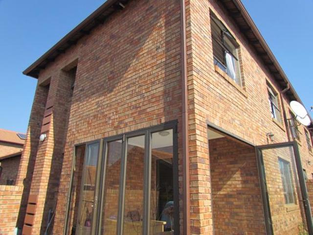 2 Bedroom Townhouse in Willow Park Manor