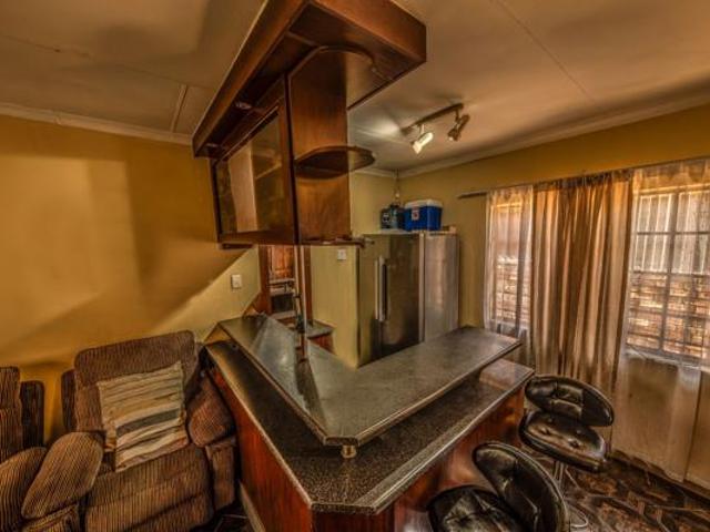 2 Bedroom Townhouse in Witbank Central