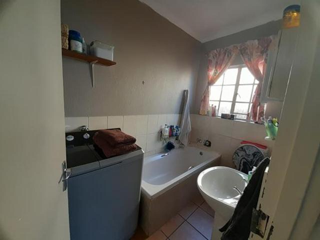 2 Bedroom Townhouse in Witbank Central