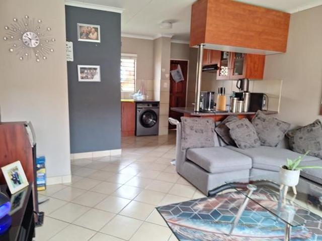 2 Bedroom Townhouse in Witpoortjie