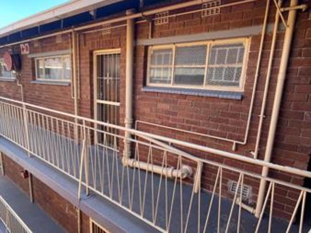 2 Bedroom Townhouse in Witpoortjie