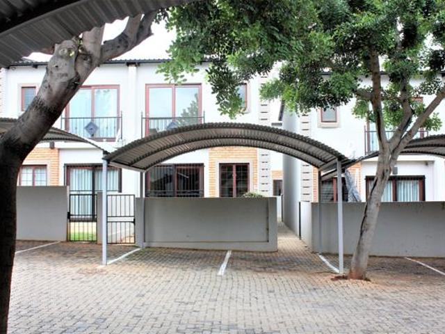 2 Bedroom Townhouse in Zwartkop