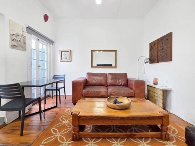 2 Bedroom Townhouse in Zonnebloem