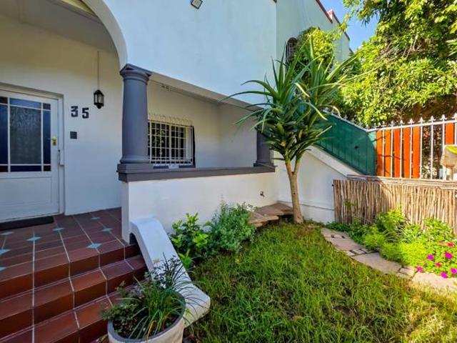 2 Bedroom Townhouse in Zonnebloem