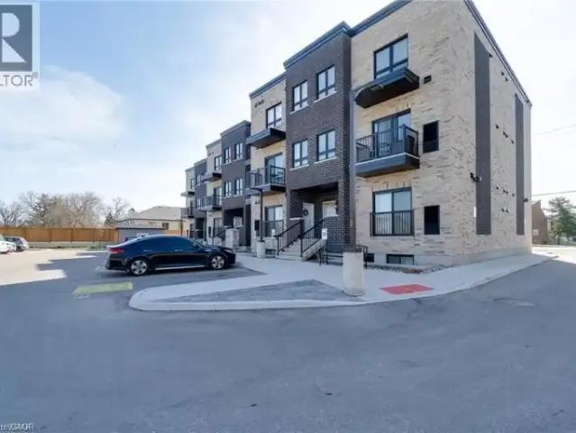 2 Bedroom Townhouse Kitchener ON 98097926