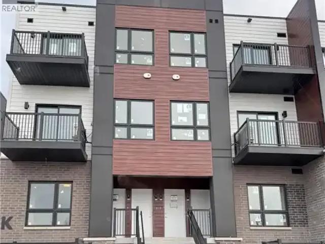 2 Bedroom Townhouse Kitchener ON 101986738
