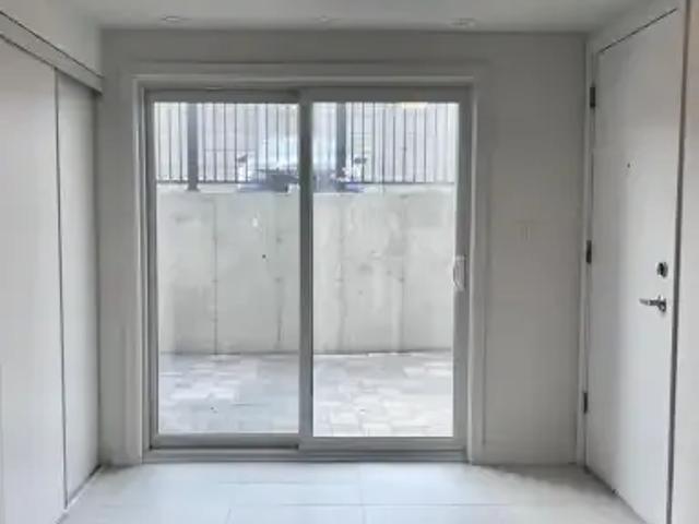 2 Bedroom Townhouse Kitchener ON 102578816