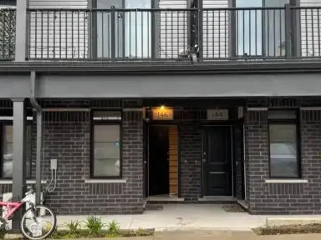 2 Bedroom Townhouse Kitchener ON 102578825
