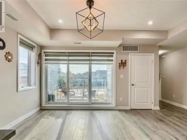 2 Bedroom Townhouse Kitchener ON 102794907