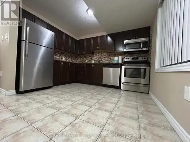 2 Bedroom Townhouse Kitchener ON 102952161