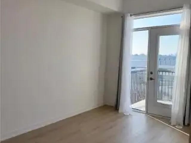 2 Bedroom Townhouse Kitchener ON 102204215
